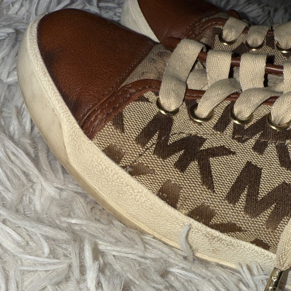 Michael Kors shoes and scarf set Brown and Tan women’s Shoes - Picture 12 of 16